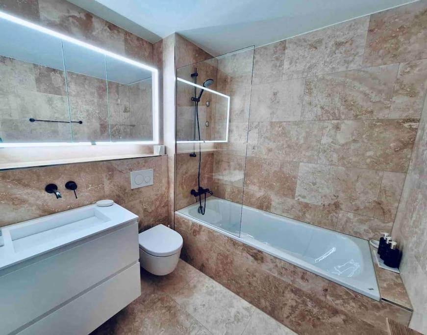 Modern Laax Apt, Swimming Pools, Wellness & Tennis Buitenkant foto
